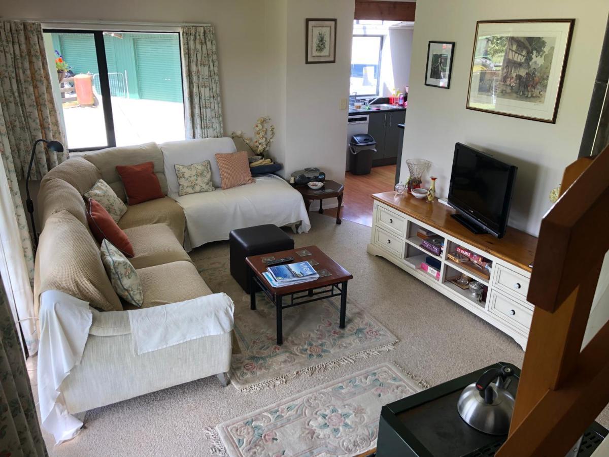 Hunua Ranges Bed & Breakfast Exterior photo